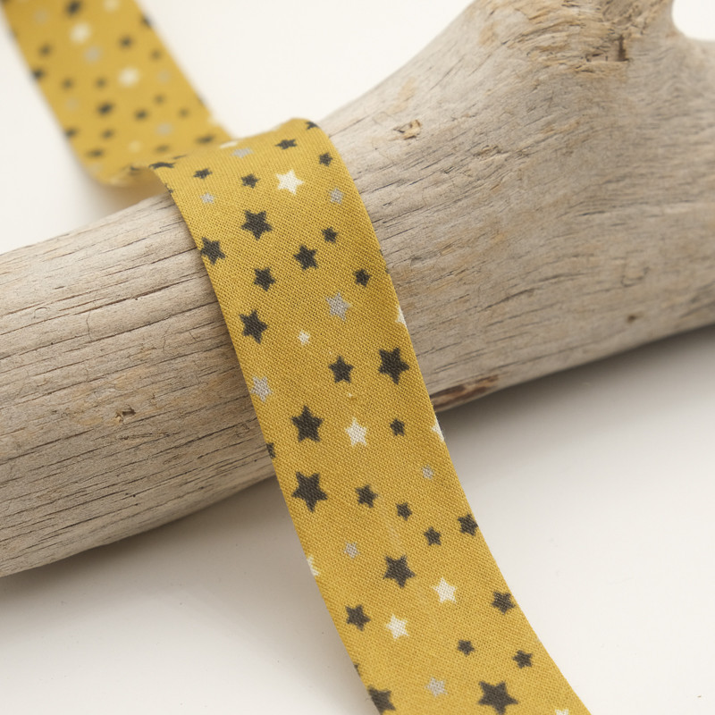 25mm Printed Bias Tape with Stars on an Ochre Background - Maison Klem